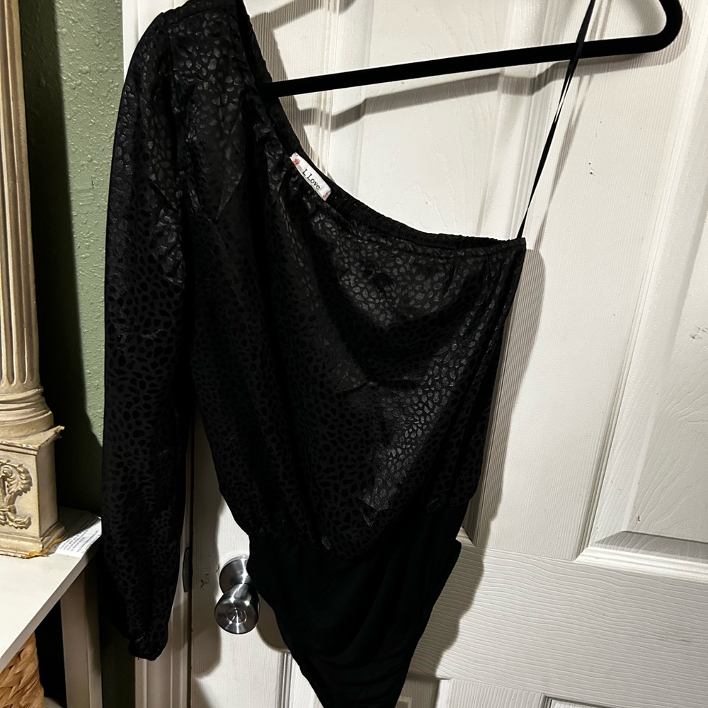 T.164 Love Black One-Shoulder Bodysuit